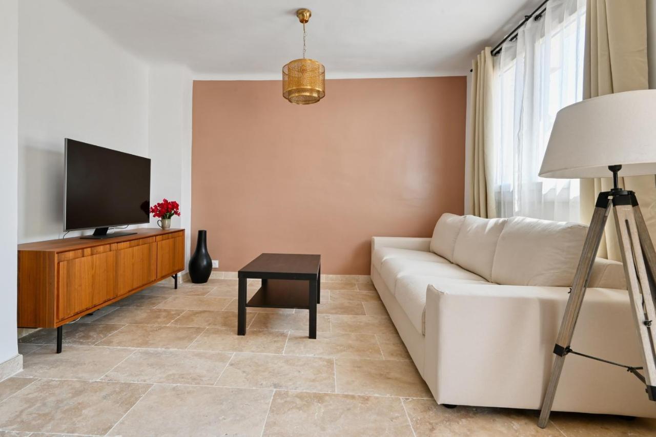 Chaleureux Avec Balcon Au Coeur Du 8ème Arrondissement